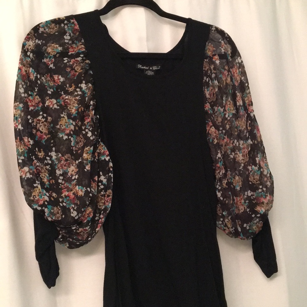 Unique stretchy shirt with eye catching sleeves